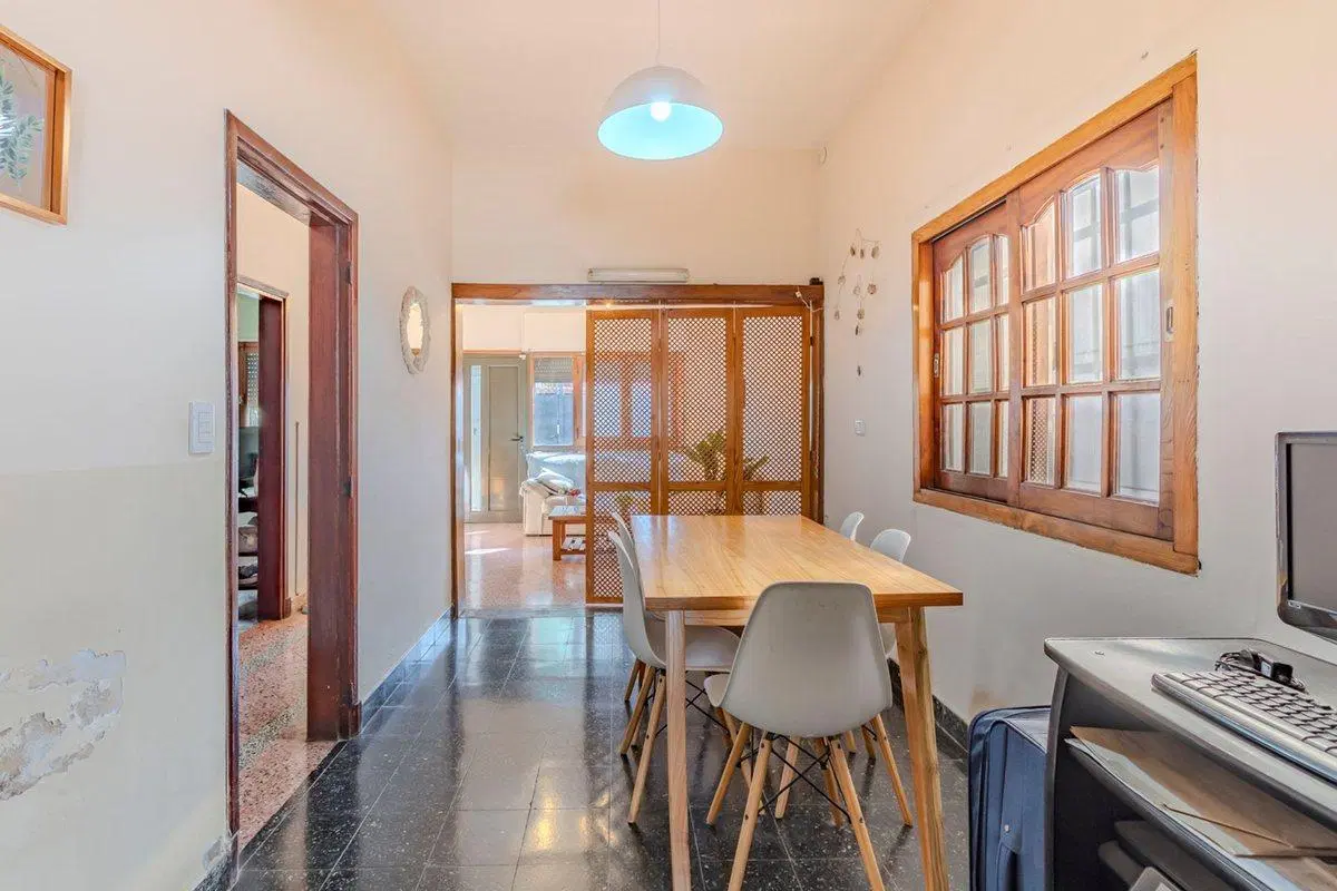 Casas en venta en Los Hornos 3 dormitorios 2