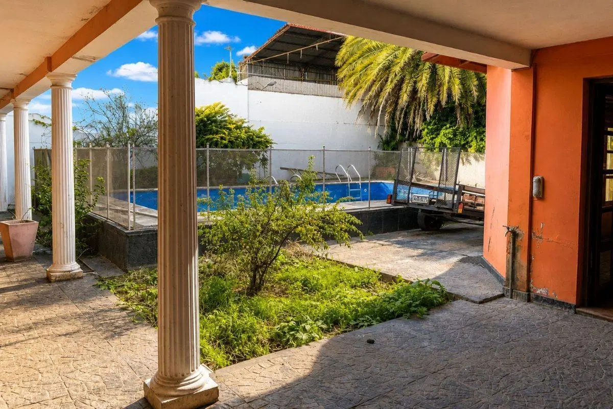 CASA VENTA LOS HORNOS 6 DORMITORIOS PILETA 5