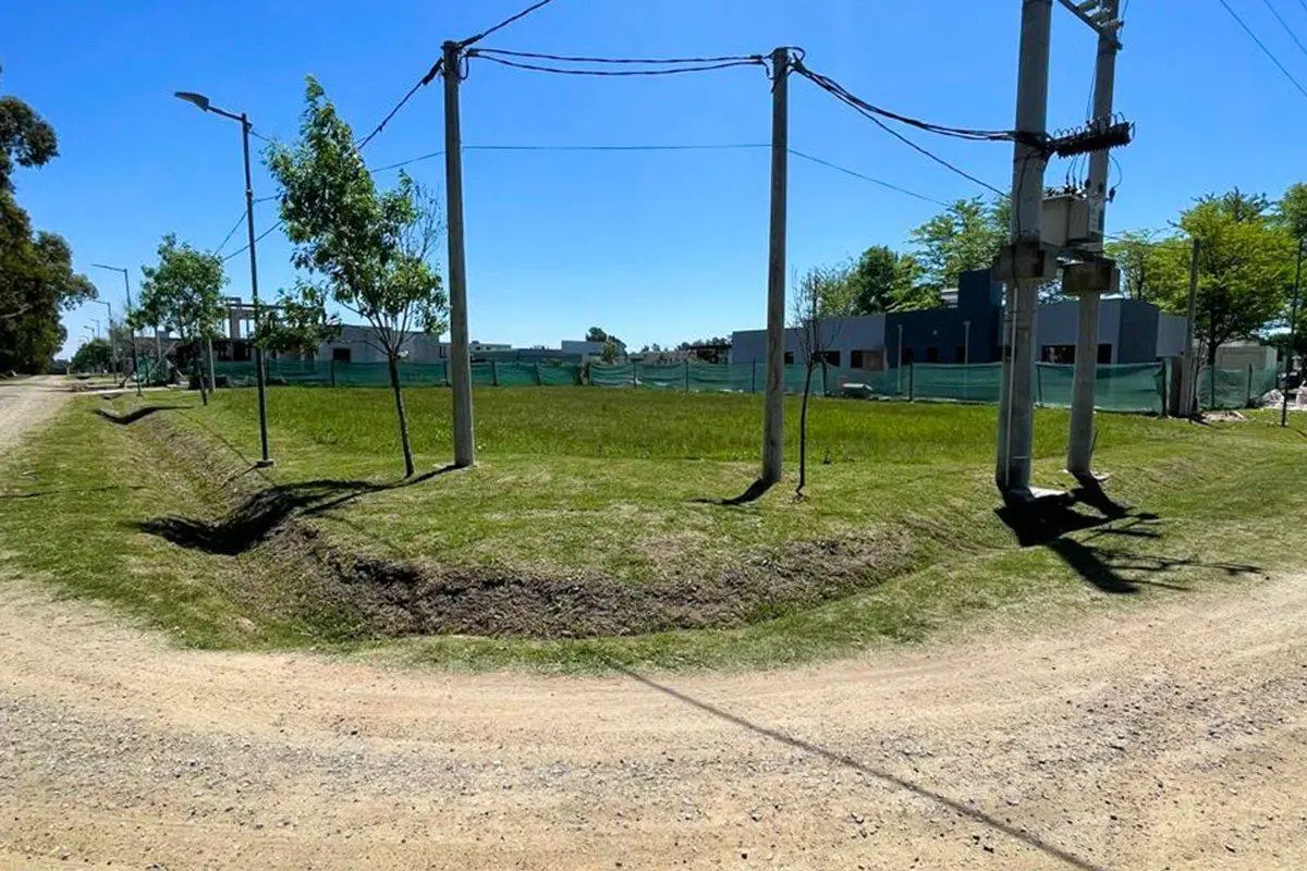 LOTE EN VENTA CITY BELL BARRIO LAS CAROLINAS 3
