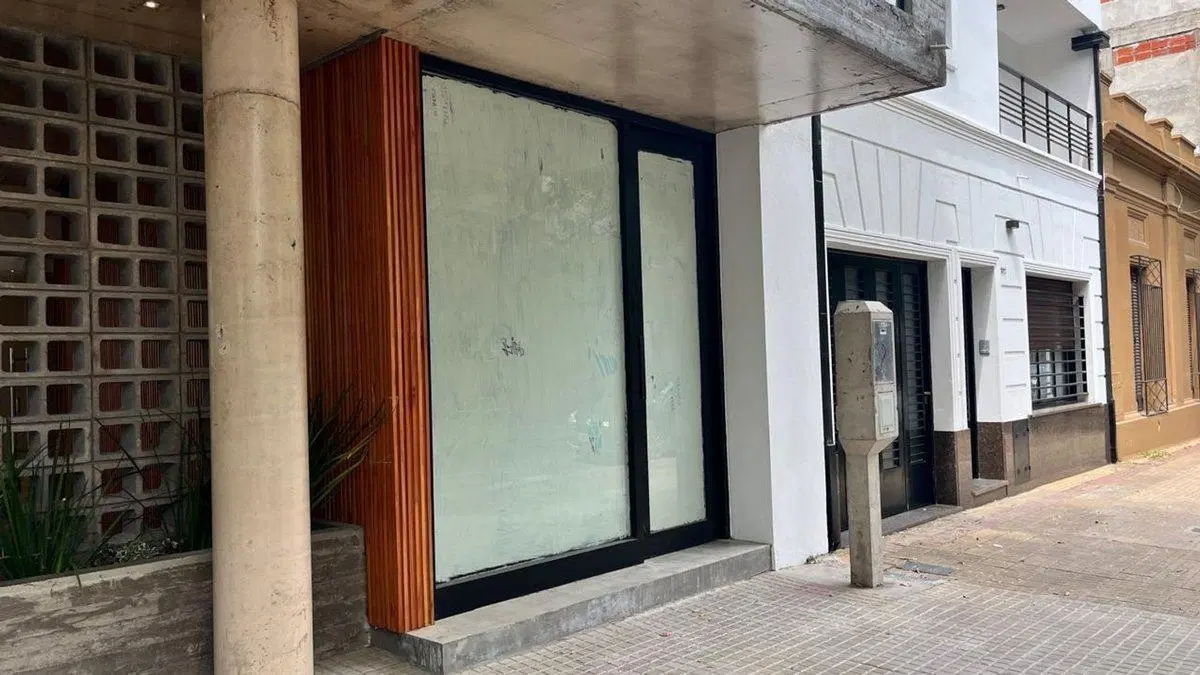 LOCAL EN VENTA LA PLATA 2