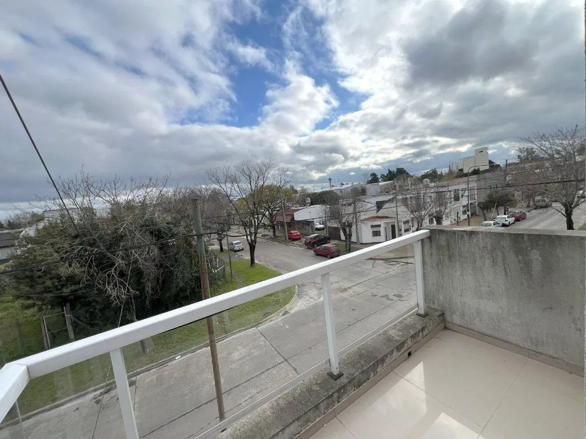 MONOAMBIENTE EN VENTA LA PLATA CON BALCON 2