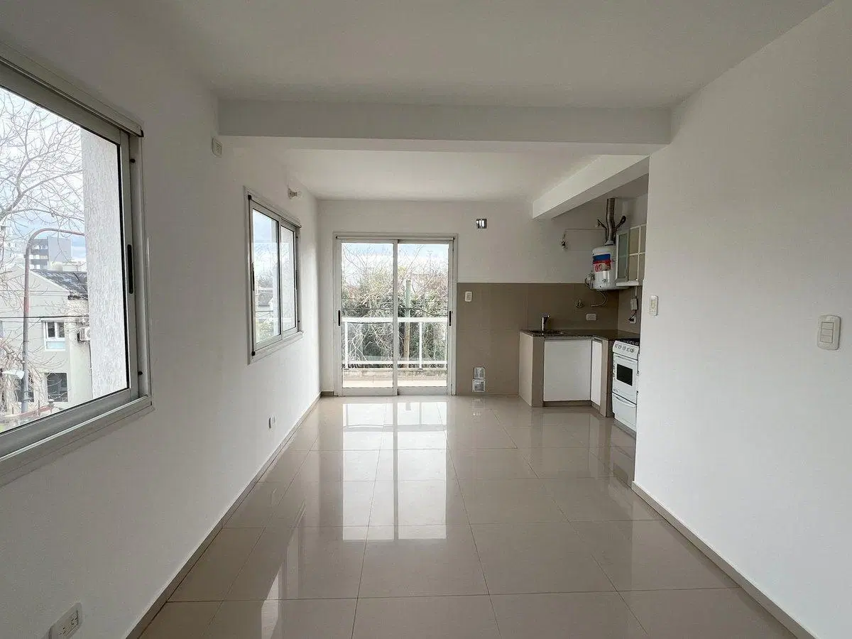 MONOAMBIENTE EN VENTA LA PLATA CON BALCON 3