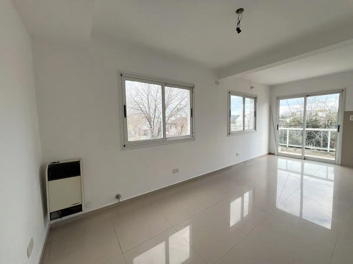 MONOAMBIENTE EN VENTA LA PLATA CON BALCON 4