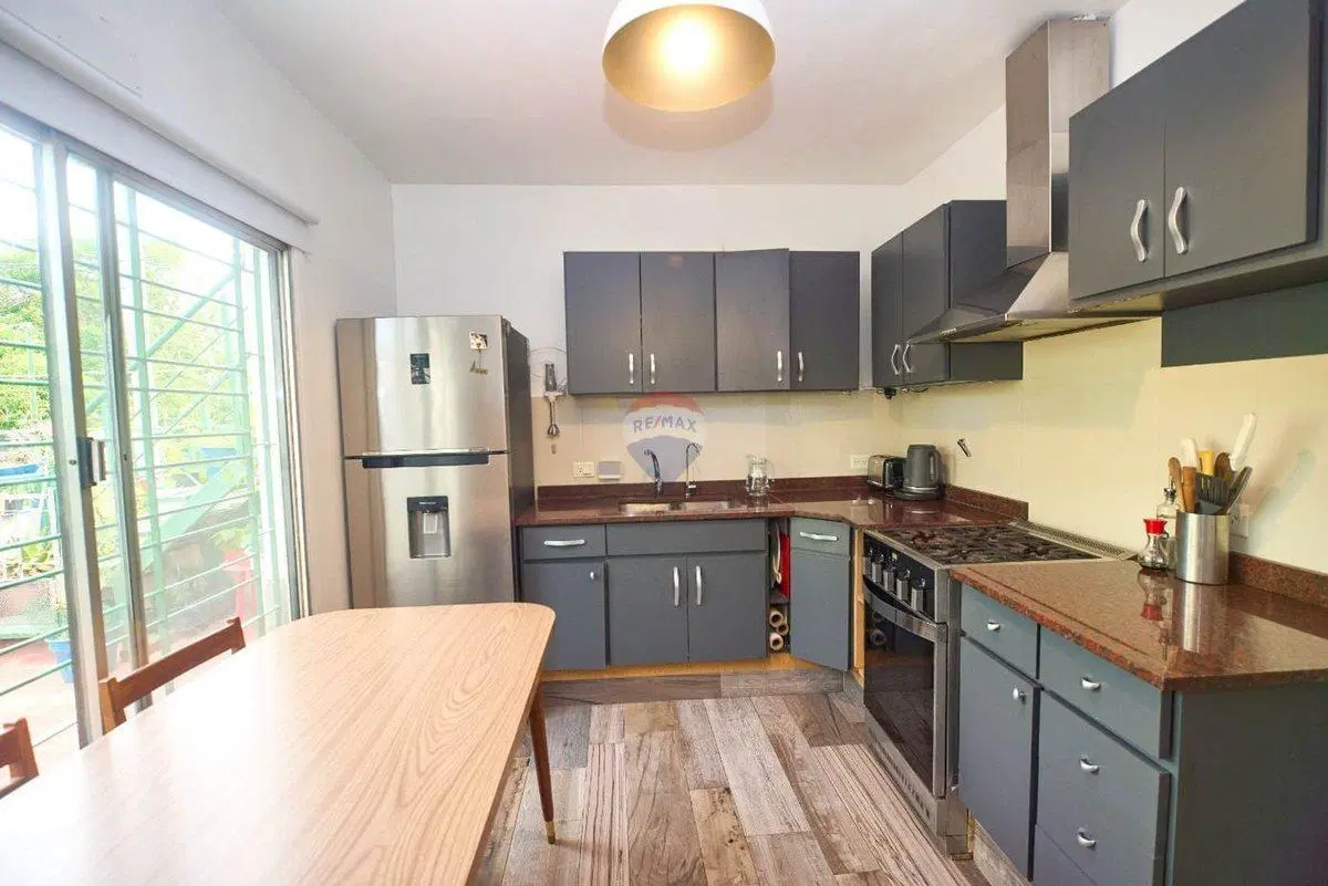 CASA EN VENTA QUILMES 5 ambientes terraza 4