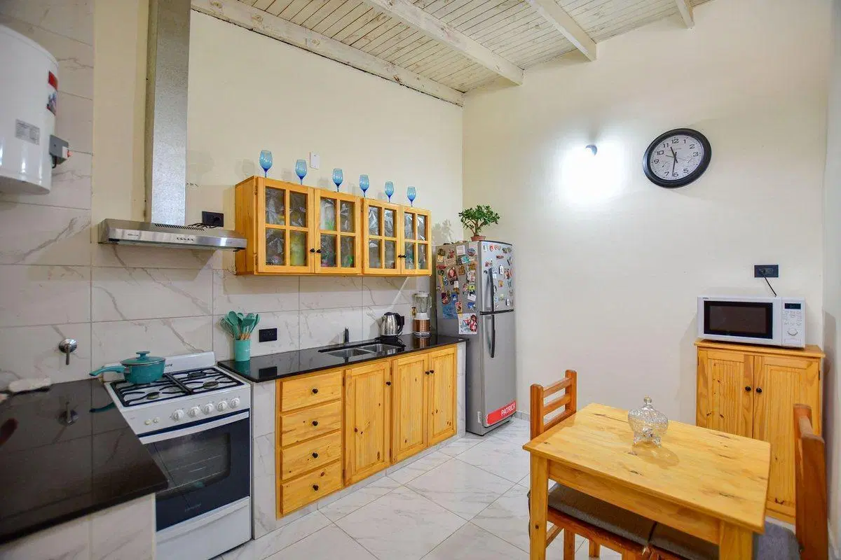 CASA EN VENTA GONNET 5