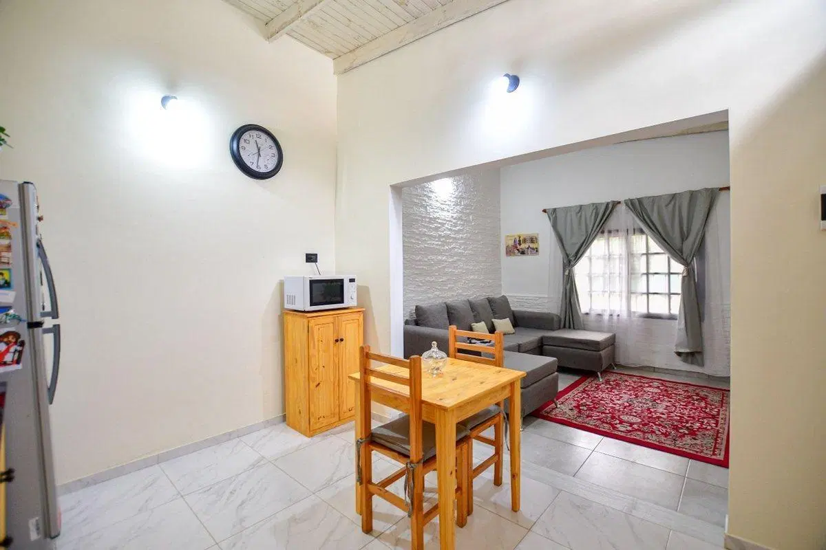 CASA EN VENTA GONNET 2