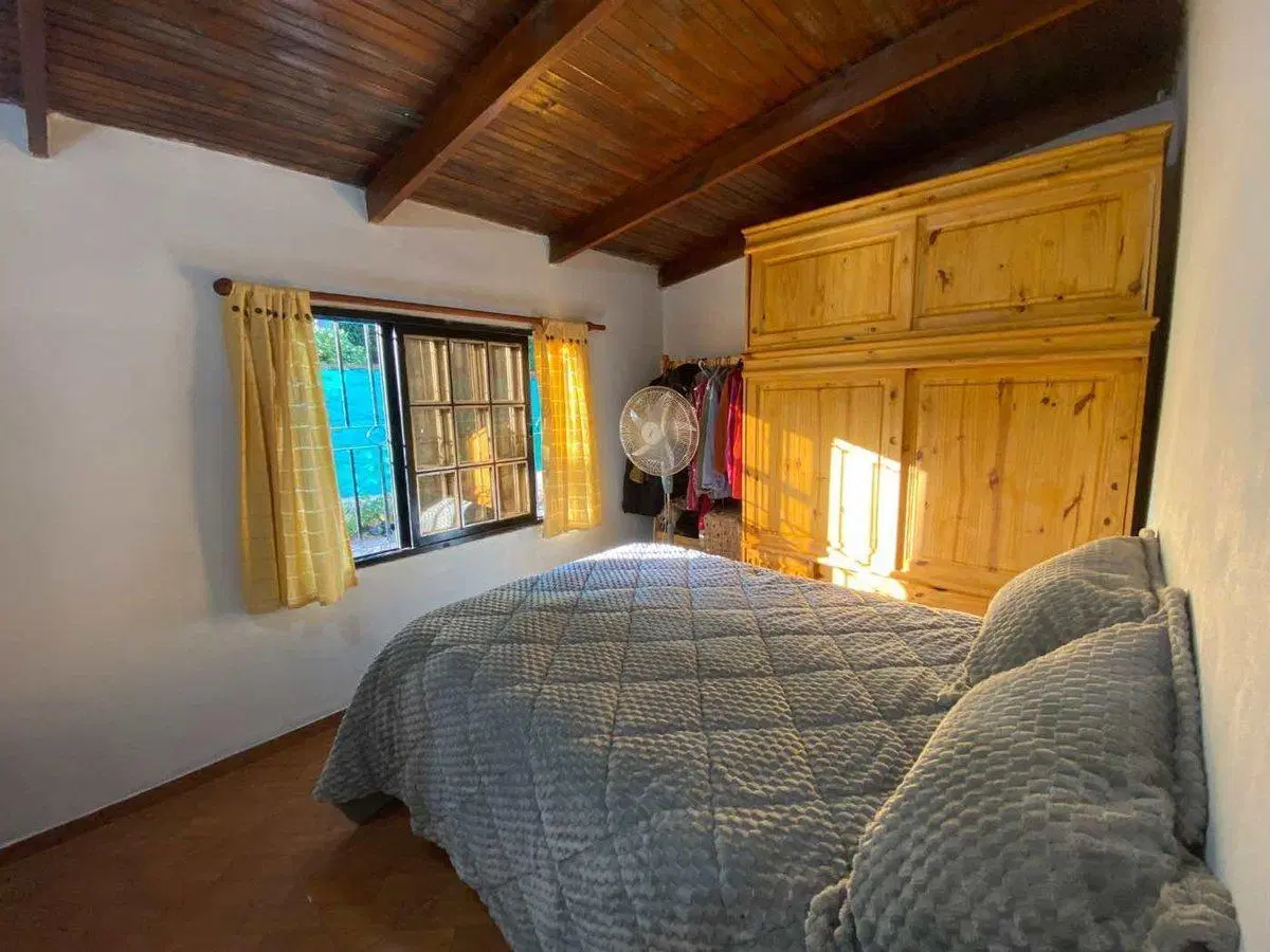 CASA EN VENTA GONNET 4