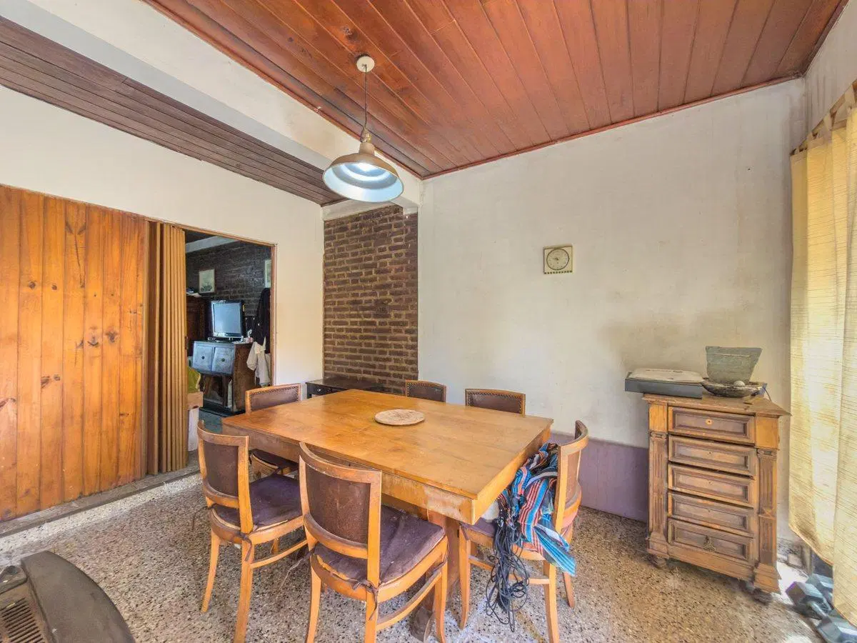 CASA VENTA CITY BELL 3 DORMITORIOS PATIO QUINCHO 2