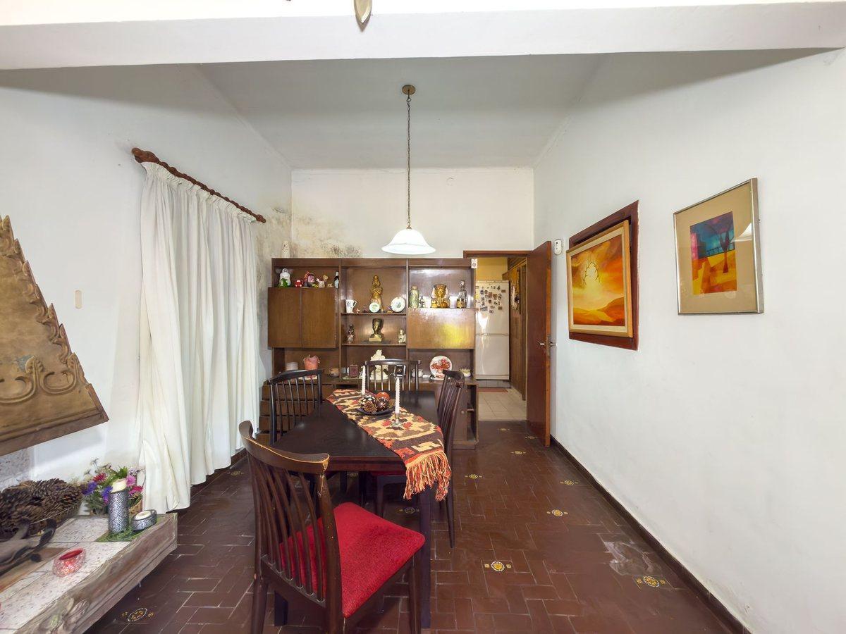 Foto de CASA EN VENTA GONNET 4 HABITACIONES PILETA, imagen 4