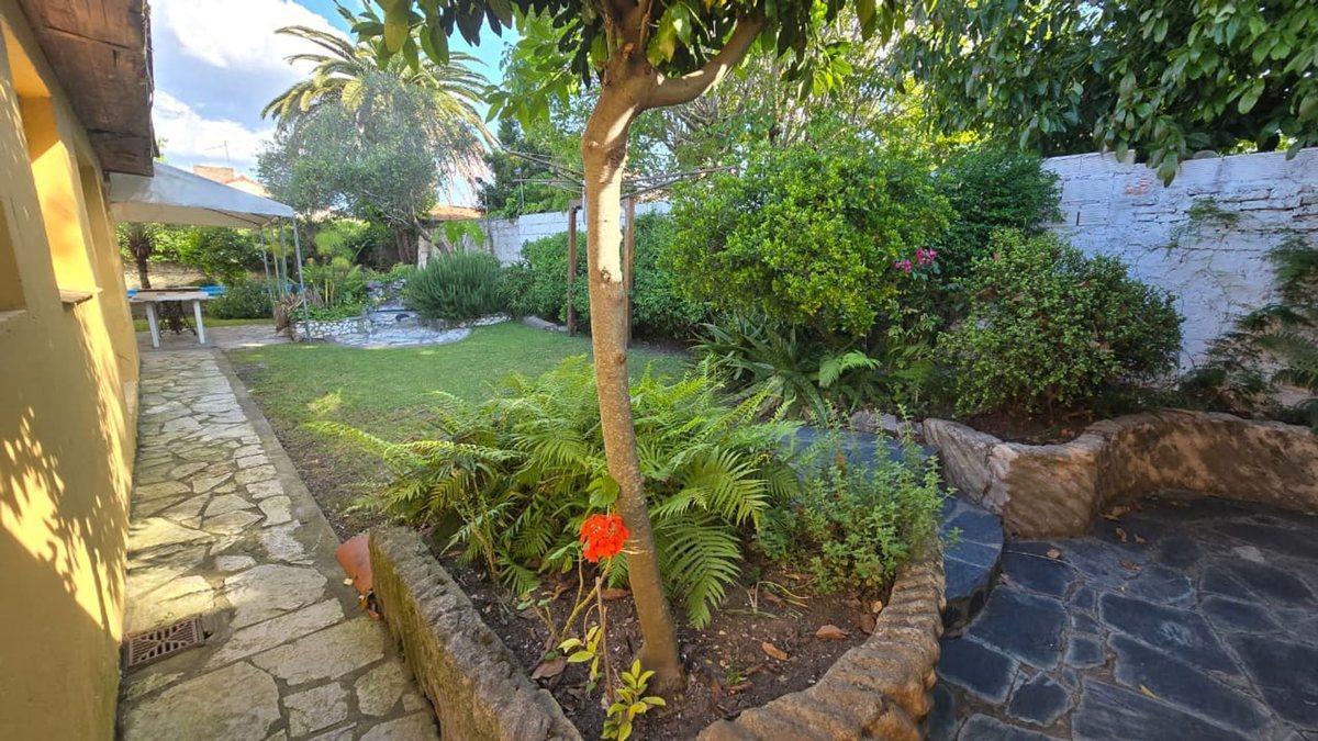 CASA EN VENTA GONNET 4 HABITACIONES PILETA