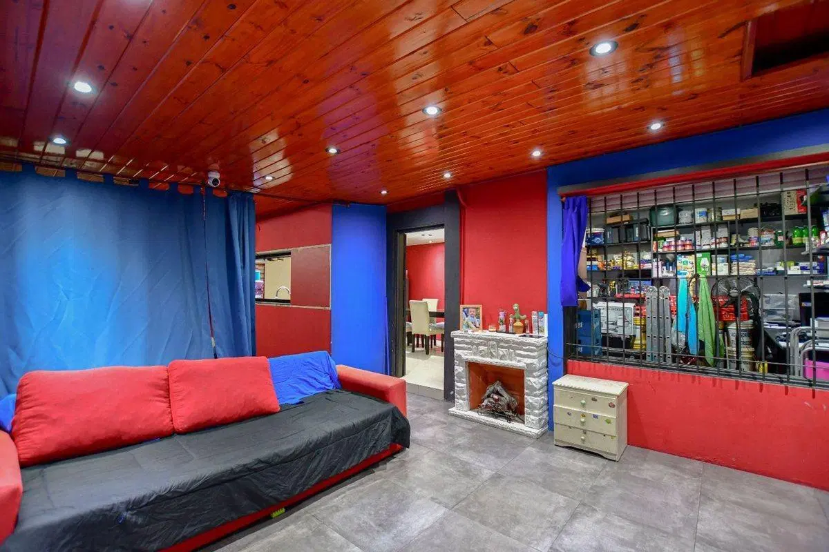 CASA EN VENTA BERISSO 4 DORMITORIOS -LOCAL-COCHERA 4