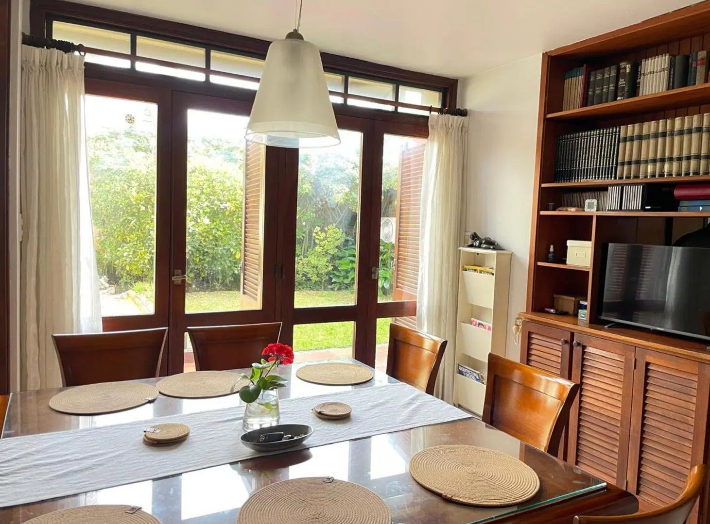CASA EN VENTA LA PLATA 2 DORMITORIOS PILETA 2