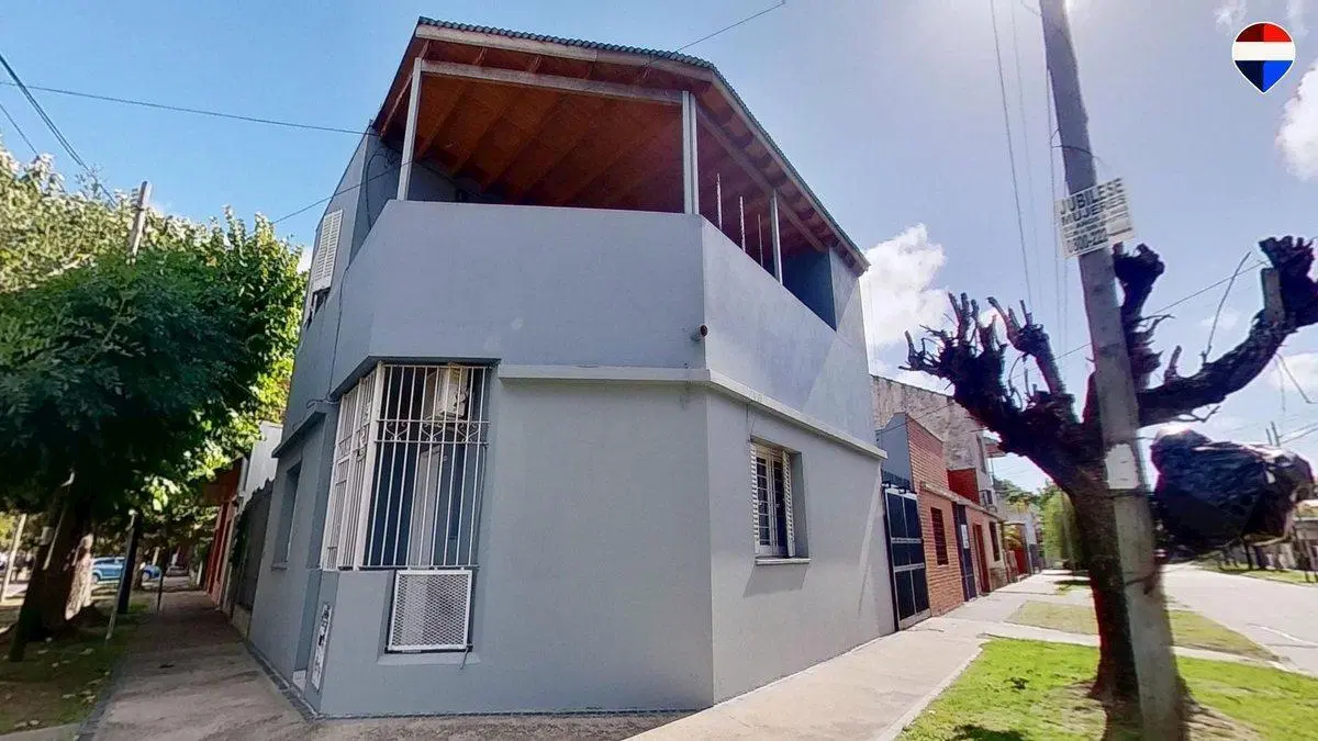CASA EN VENTA QUILMES 3 DORMITORIOS PATIO 5