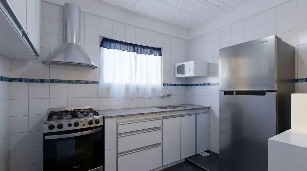 CASA EN VENTA CITY BELL 3 DORMITORIOS 4