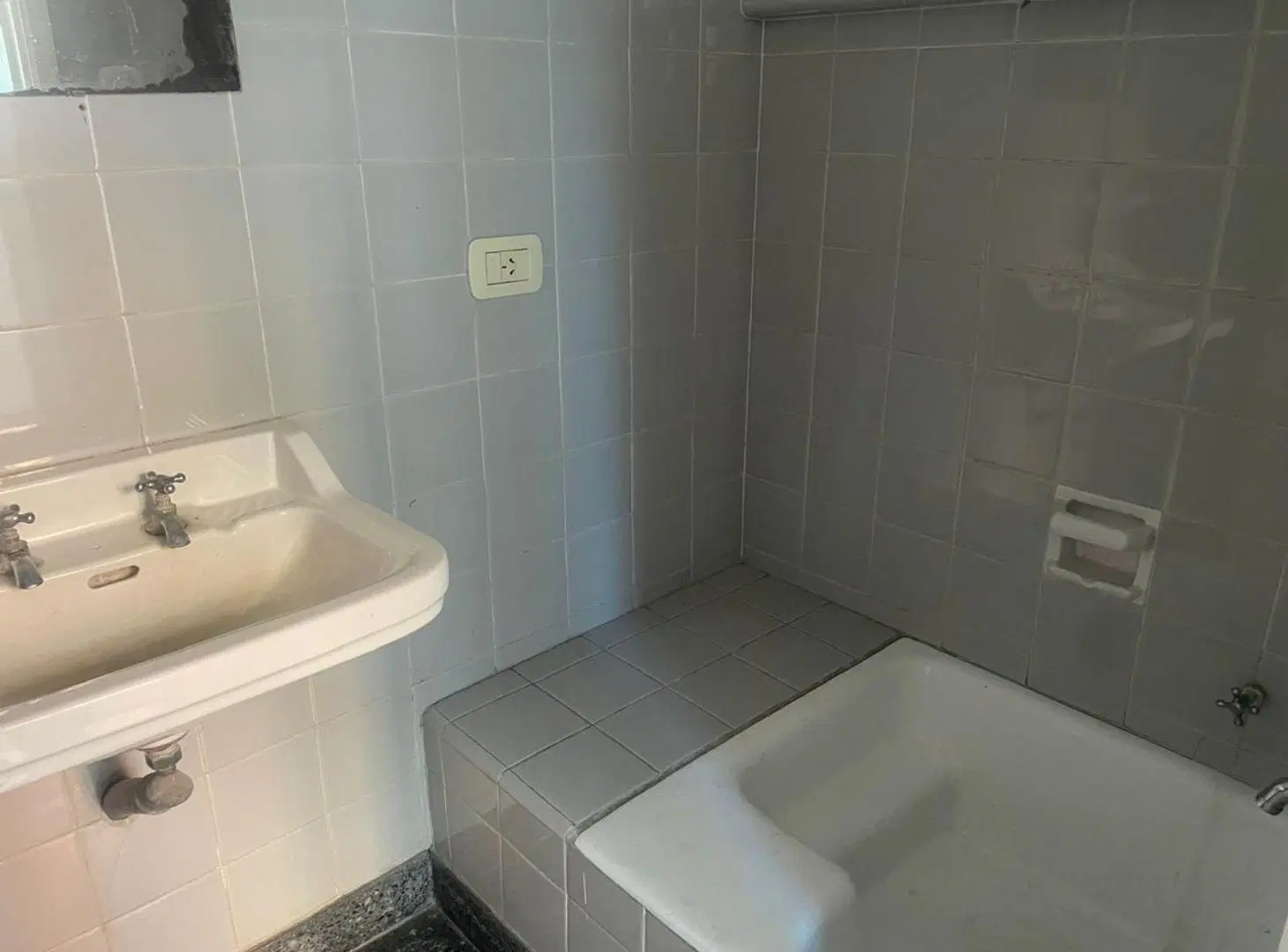 OFICINA EN VENTA LA PLATA 2