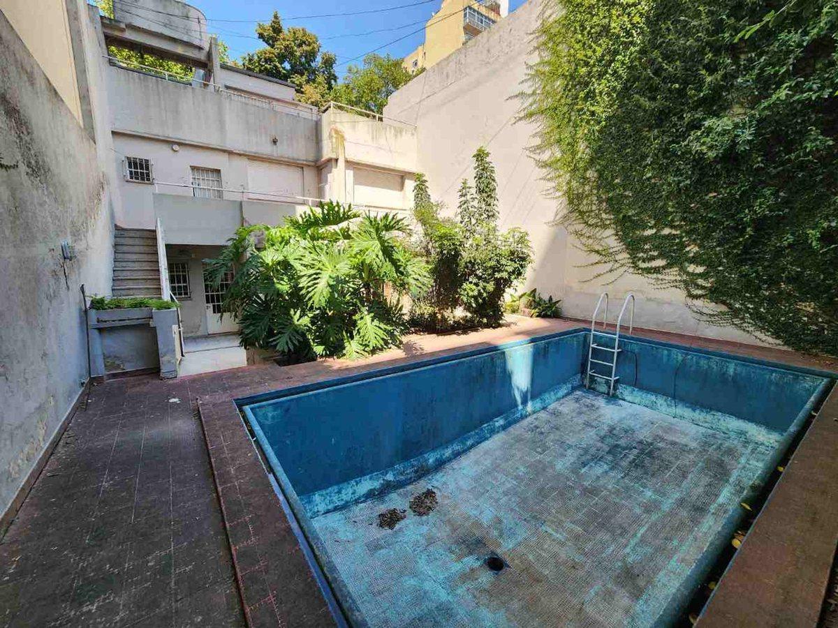 Foto de CASA VENTA LA PLATA 5 DORMITORIOS COCHERA PILETA, imagen 5
