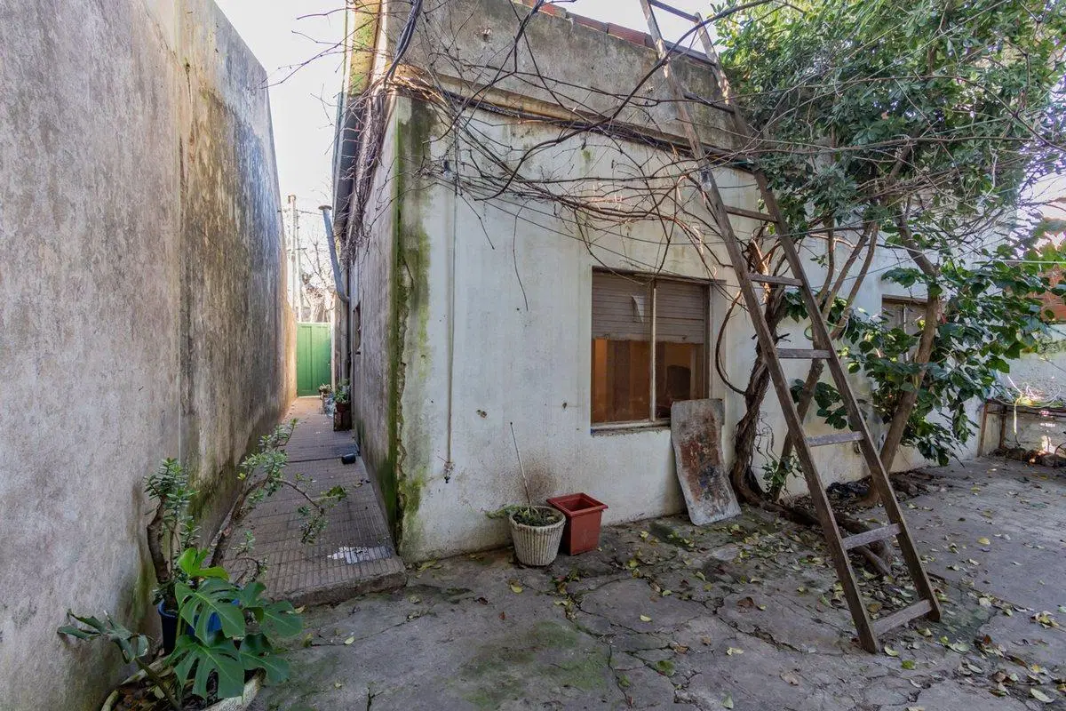 Casas en venta en Los Hornos 2 dormitorios 4