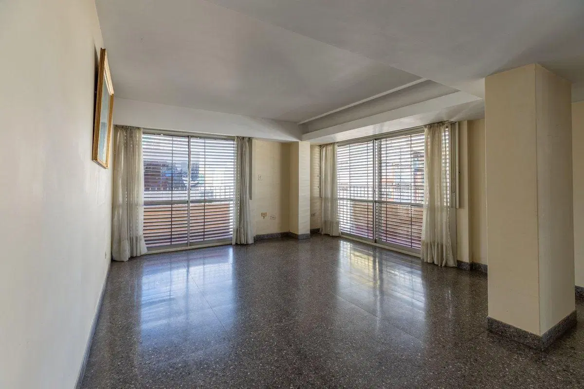 DEPARTAMENTO EN VENTA LA PLATA 4 DORMITORIOS 2