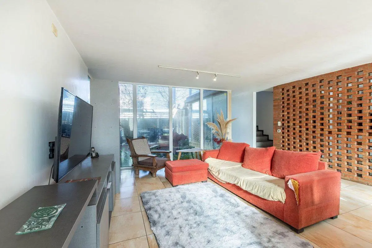 CASA EN VENTA LA PLATA COCHERA DOBLE Y PILETA 2