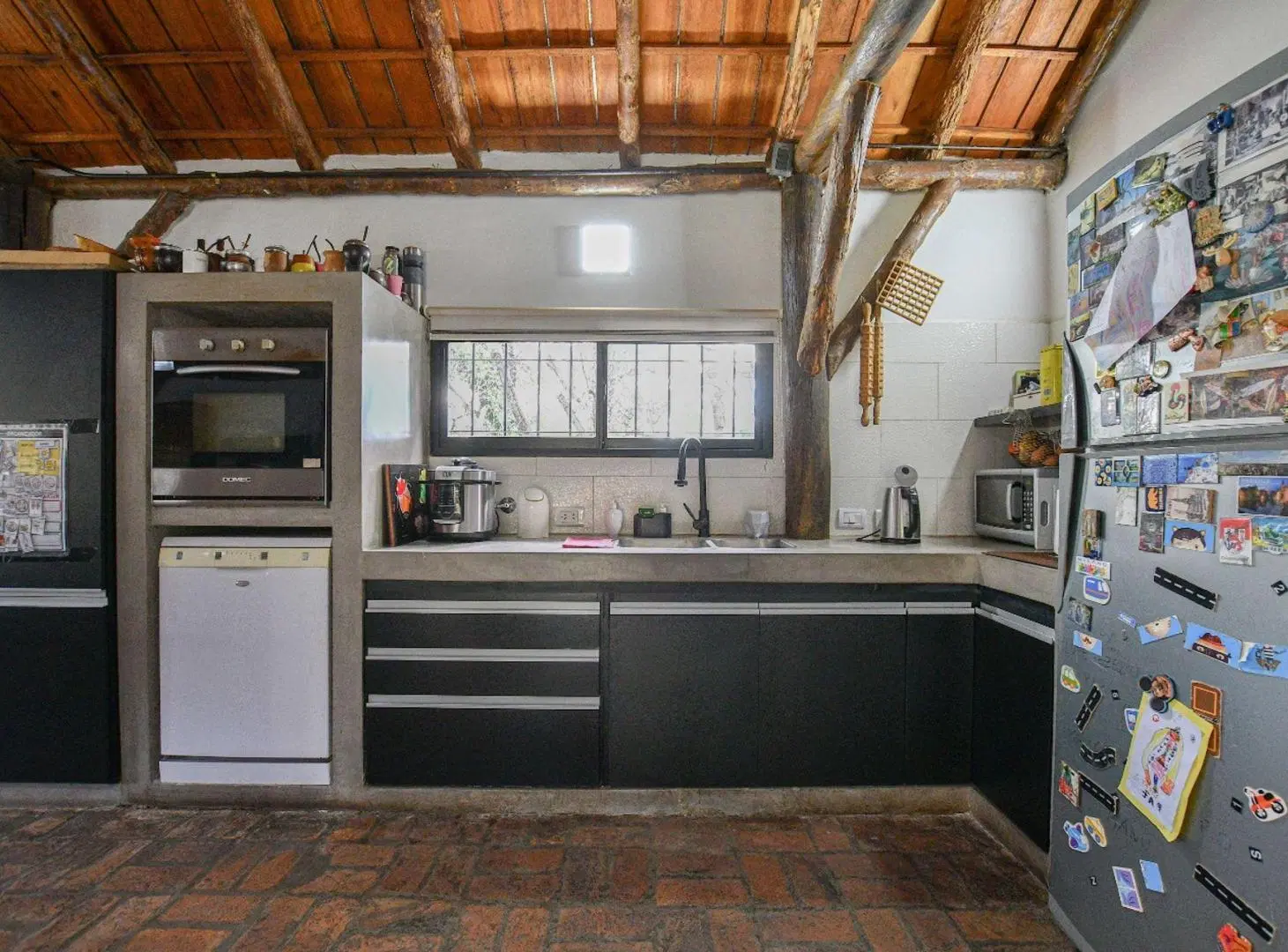 CASA EN VENTA ETCHEVERRY 4 DORMITORIOS PARQUE 2