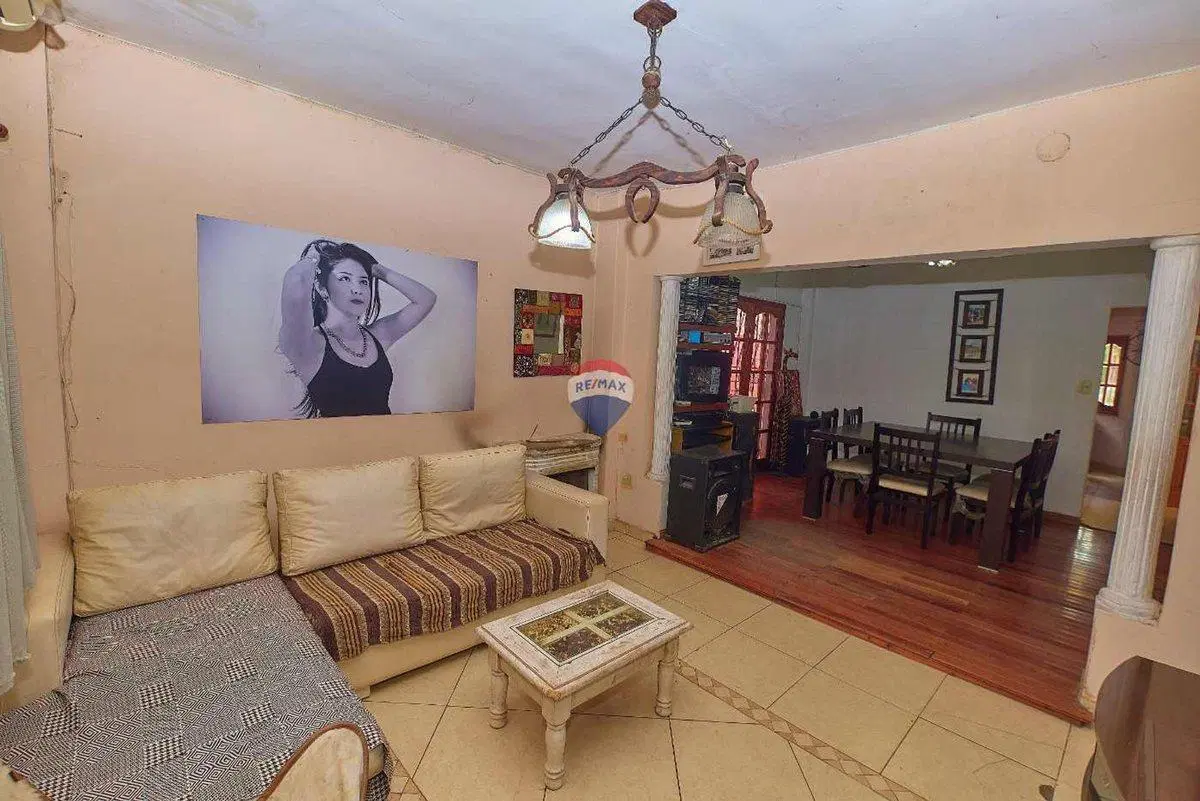 CASA EN VENTA FLORENCIO VARELA PARQUE PILETA 5