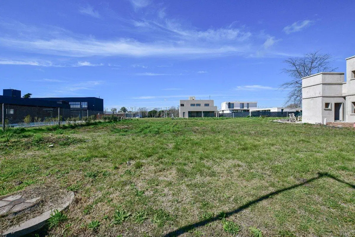 LOTE EN VENTA EN LAS CAROLINAS BARRIO CERRADO 3
