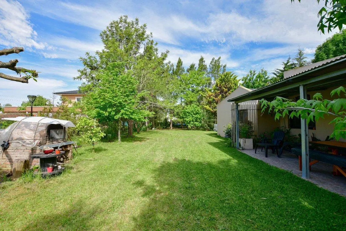CASA VENTA LOS TALAS BERISSO 2 DORMITORIOS PILETA 5