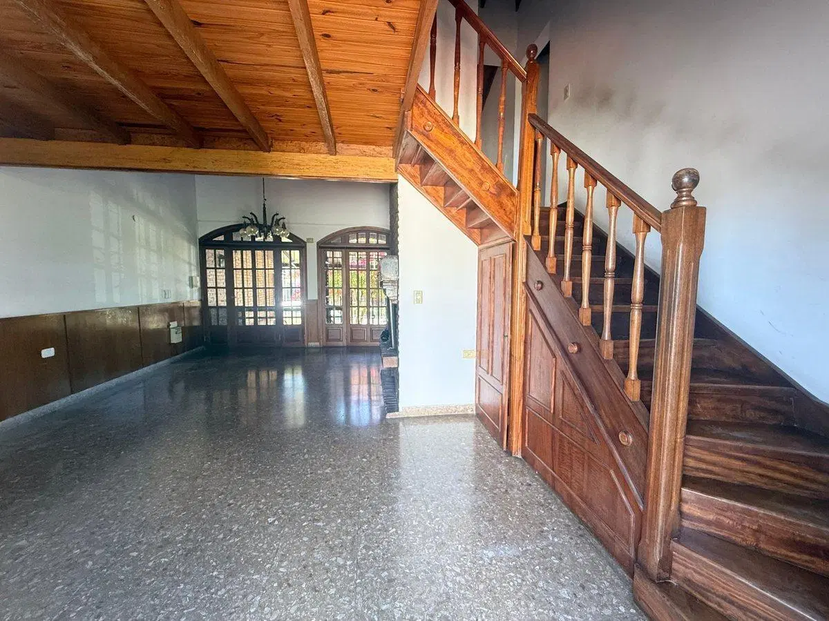 CASA VENTA TOLOSA 3 DORMITORIOS PATIO APTO BANCO 3