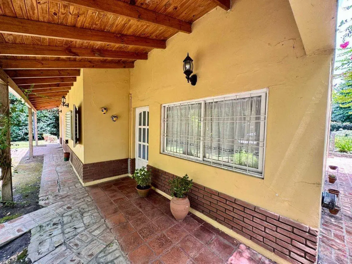 CASA VENTA CITY BELL 2 DORMITORIOS 4