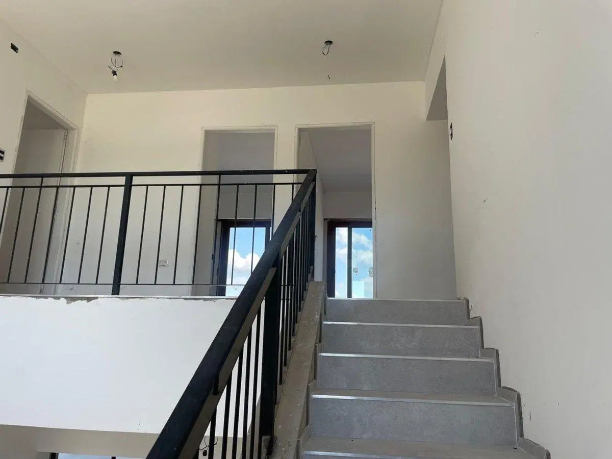 CASA EN VENTA CITY BELL 4 DORMITORIO PILETA 2