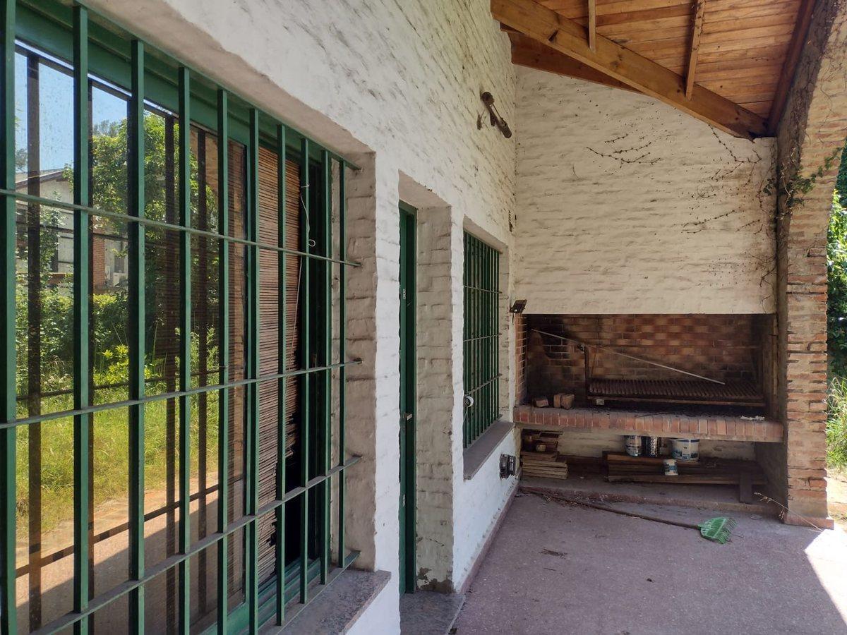 Foto de LOTE EN VENTA EN CITY BELL CON CASA A RECICLAR, imagen 3