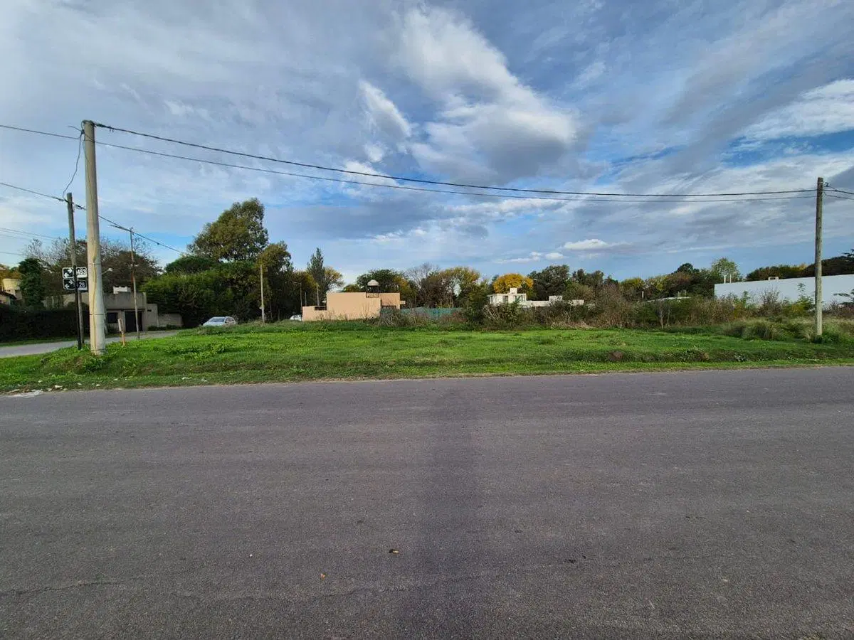 LOTE EN VENTA CITY BELL TACUARI 3