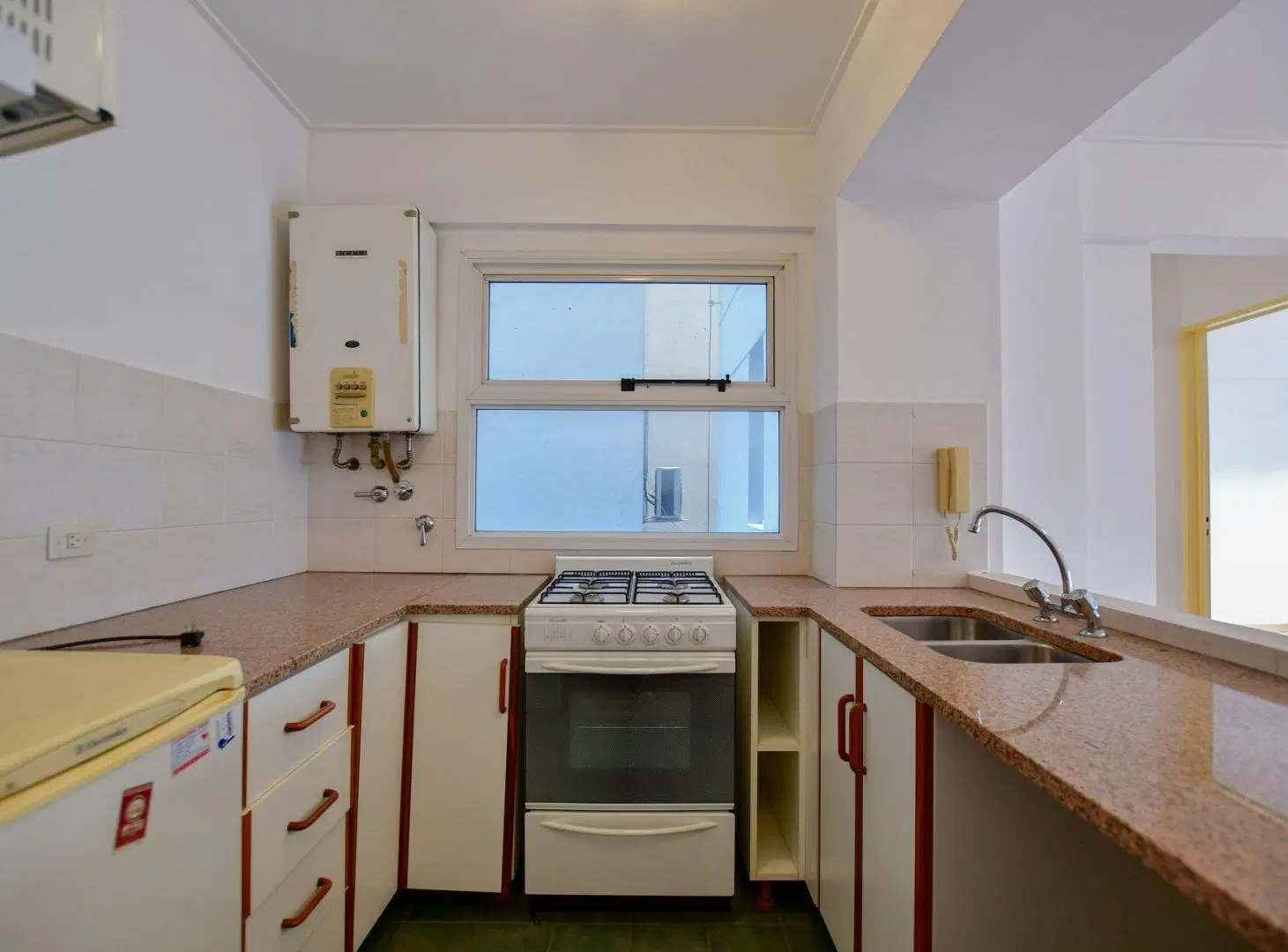 DEPARTAMENTO EN VENTA EN LA PLATA CON COCHERA 2