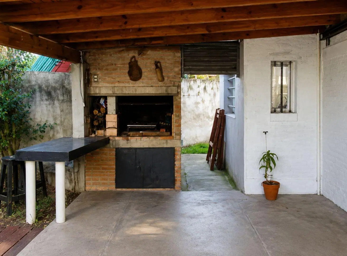 CASA EN VENTA LA PLATA 2 DORMITORIOS 4