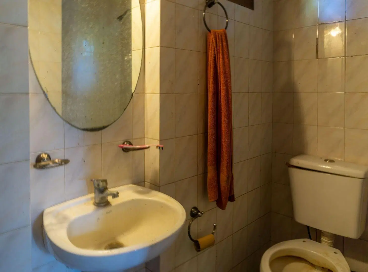 CASA EN VENTA GONNET 4