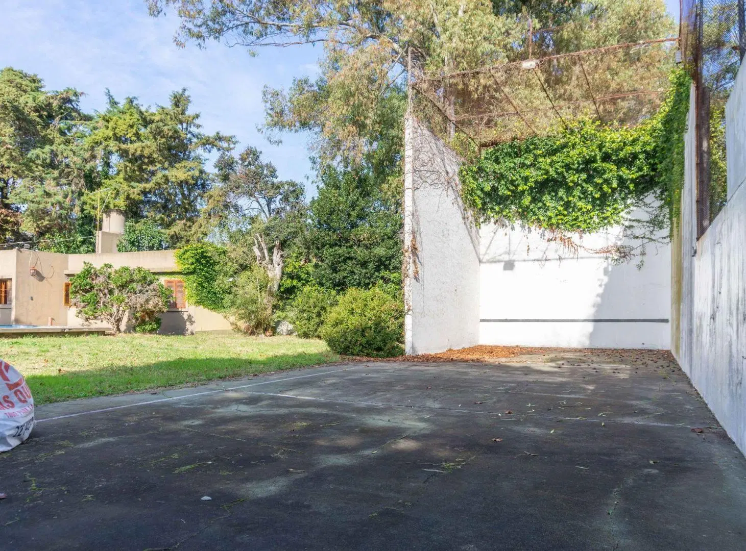 CASA EN VENTA GONNET 3