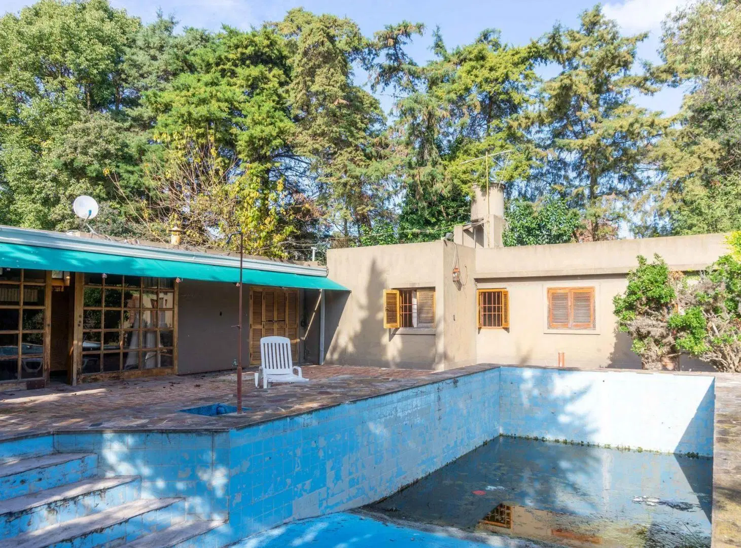 CASA EN VENTA GONNET 5
