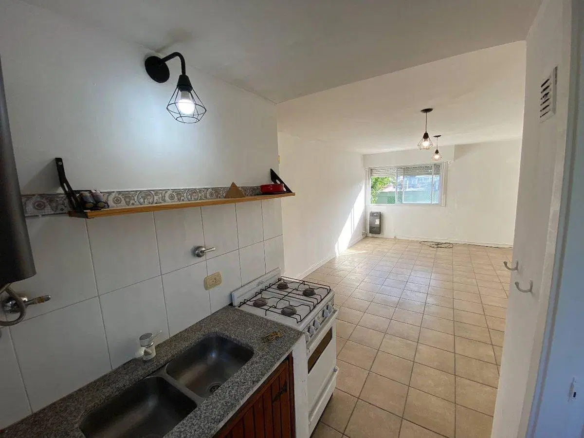 DEPARTAMENTO EN VENTA TOLOSA APTO BANCO 2