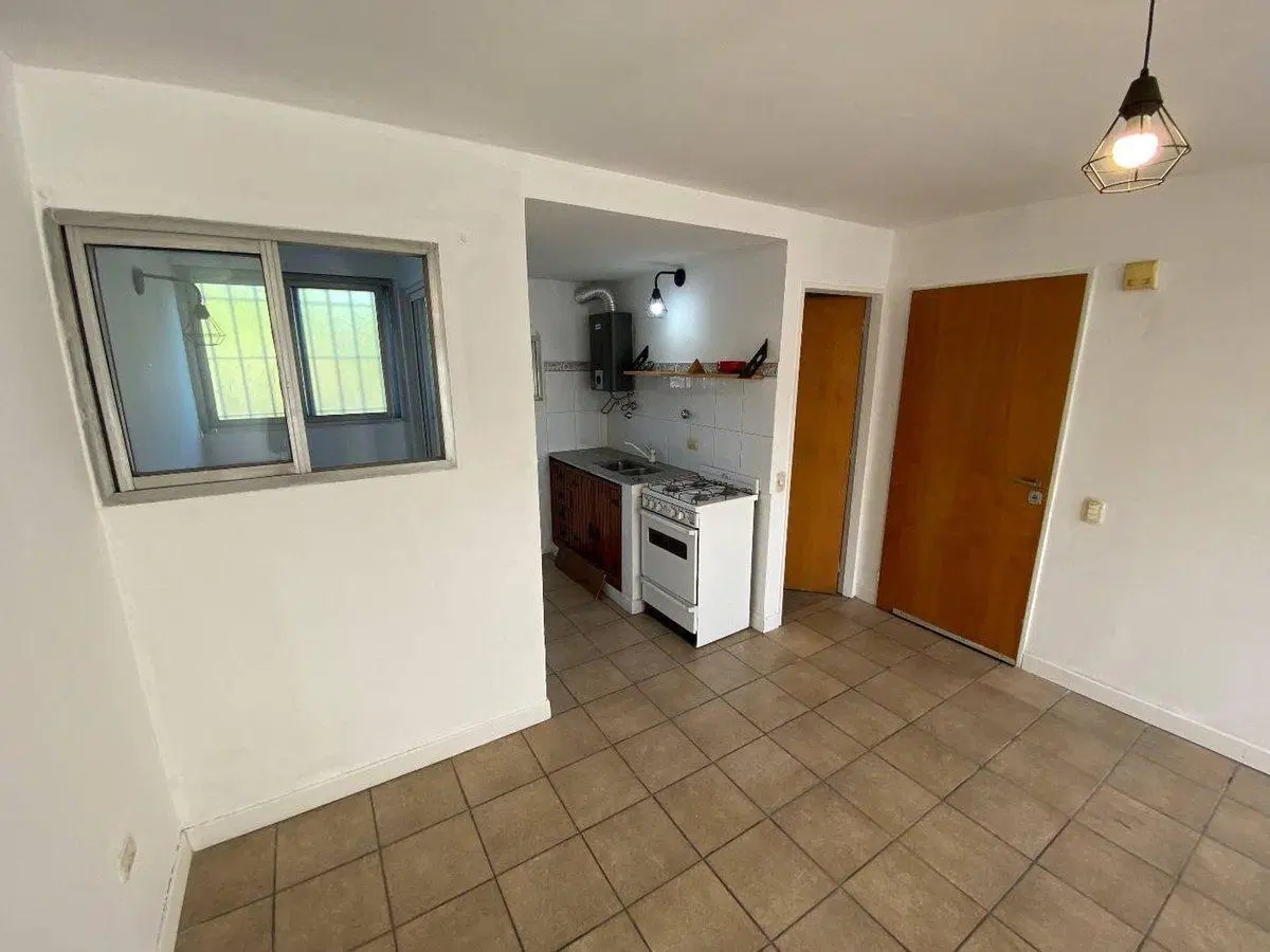 DEPARTAMENTO EN VENTA TOLOSA APTO BANCO 4
