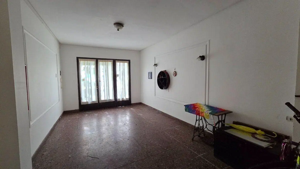 CASA EN VENTA EN BLOQUE LA PLATA 2