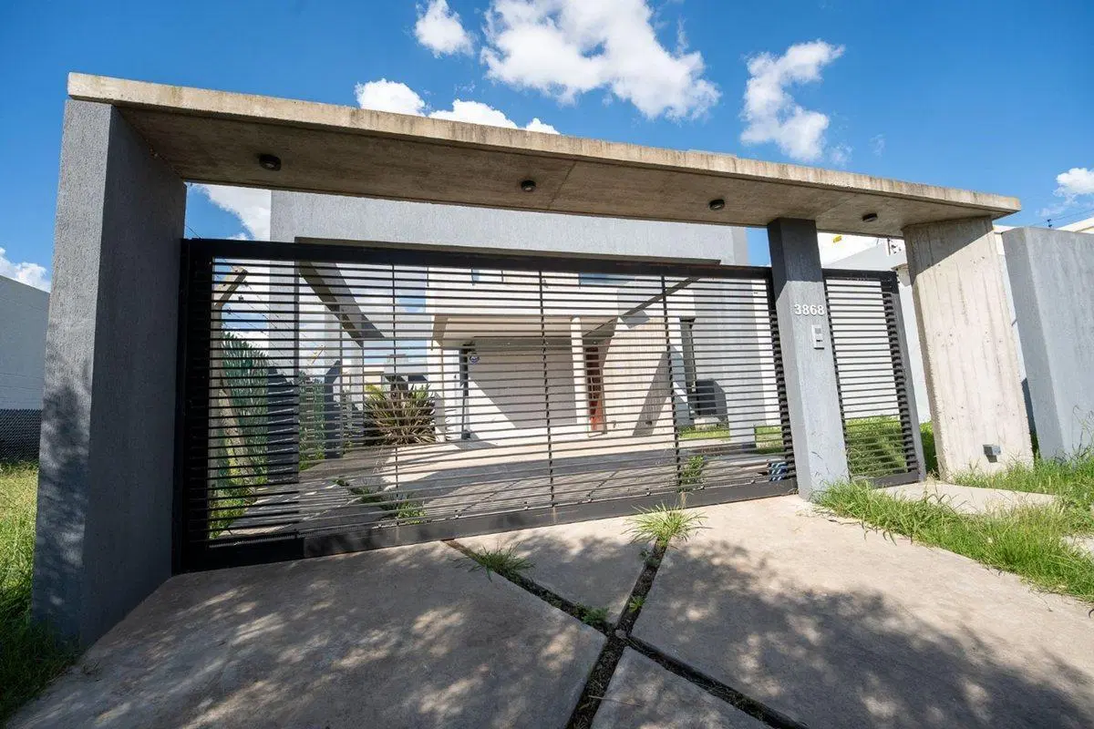 CASA EN VENTA GORINA 3 DORMITORIOS PARQUE PILETA 5
