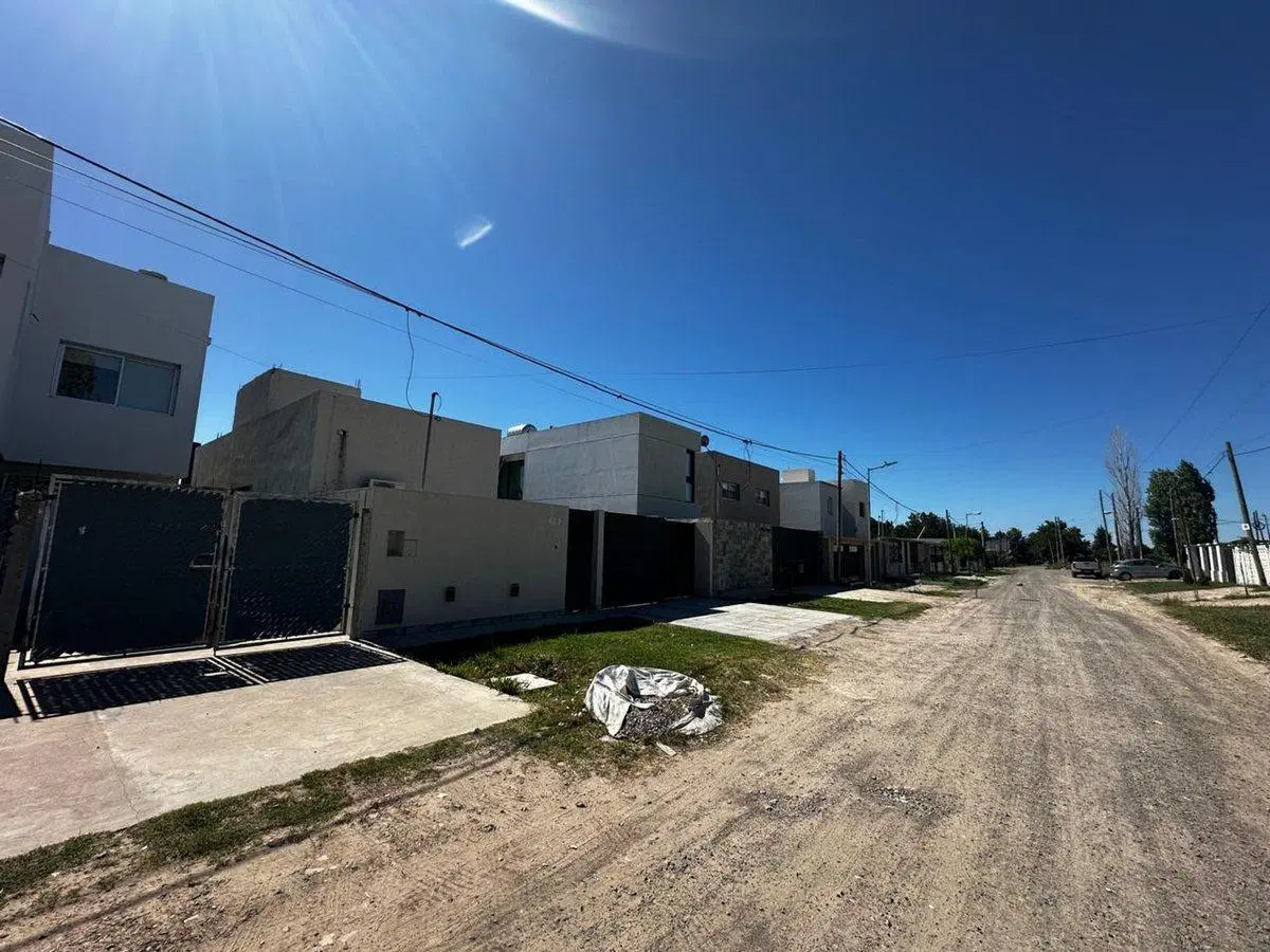 LOTE EN VENTA EN GONNET ESCRITURADO 3