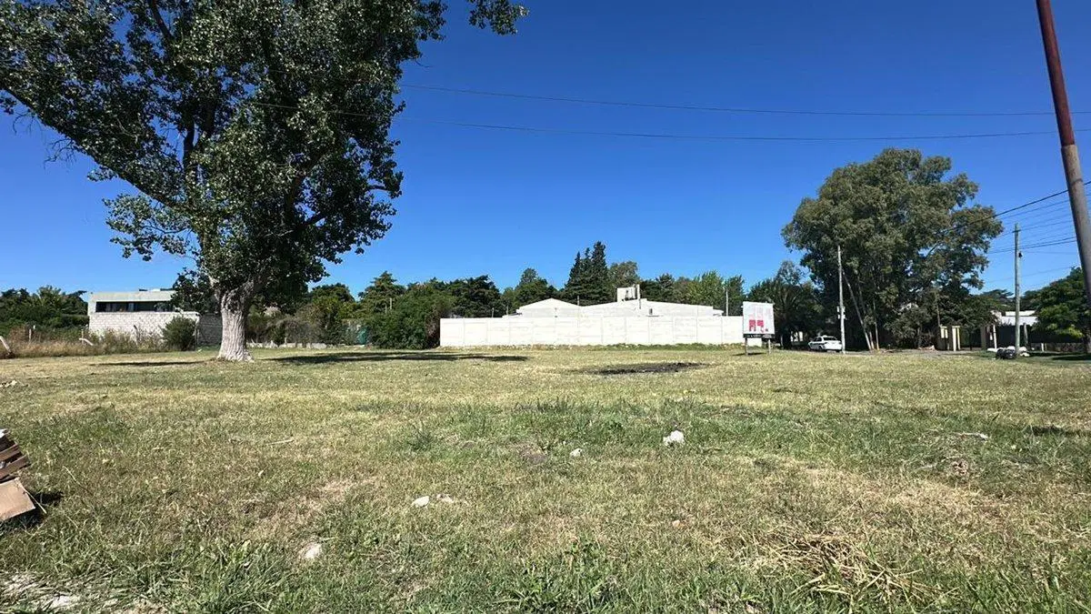 LOTE EN VENTA EN GONNET ESCRITURADO 2