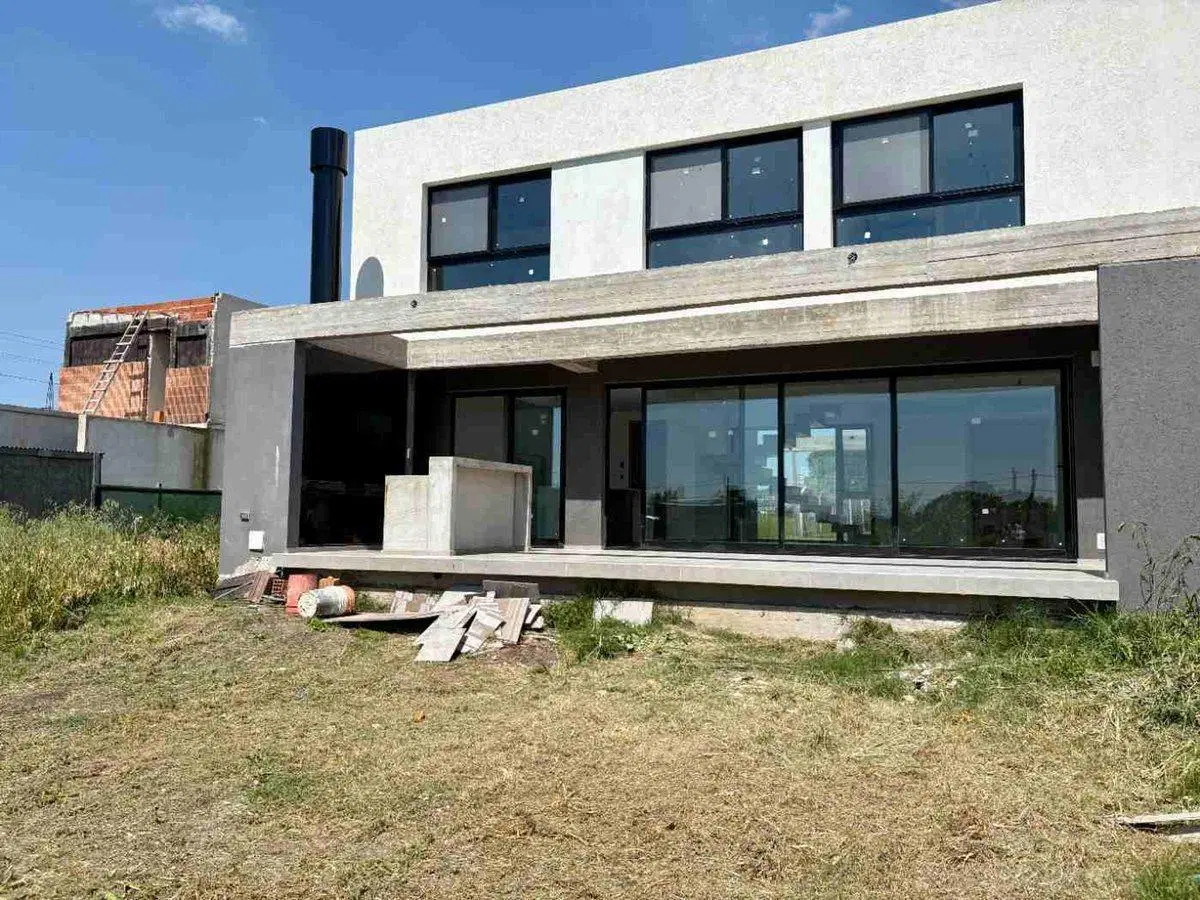CASA EN VENTA EN GORINA A ESTRENAR 4