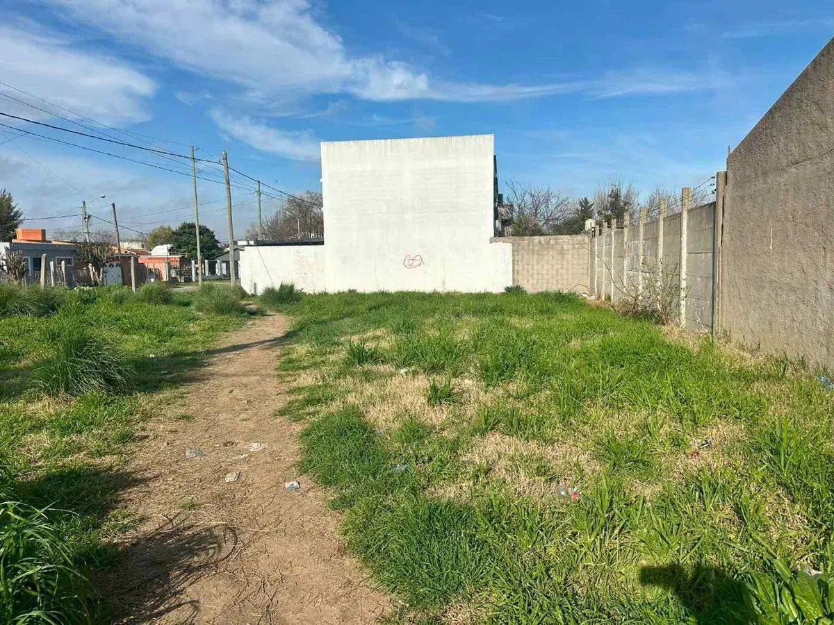 LOTE EN VENTA EN LA PLATA CON ESCRITURA 2