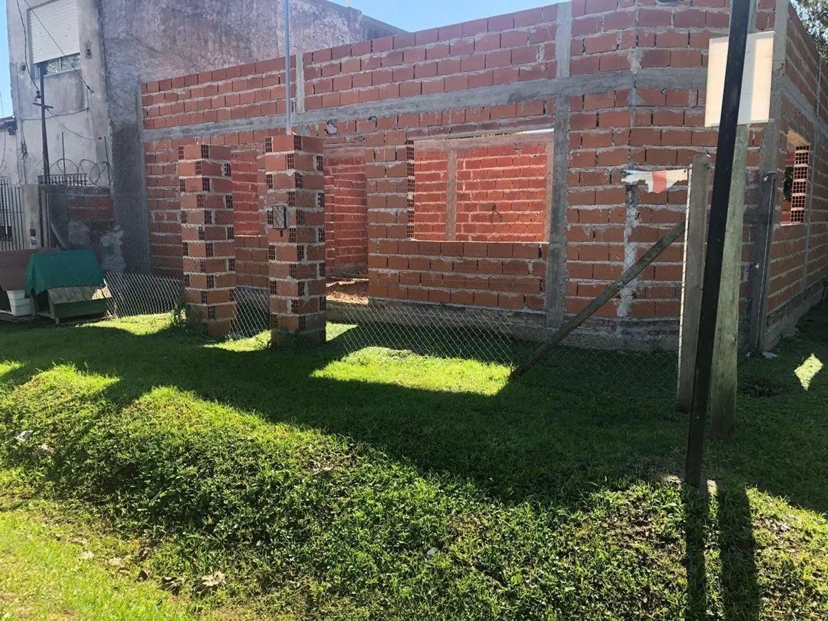 CASA EN VENTA CITY BELL A TERMINAR 4
