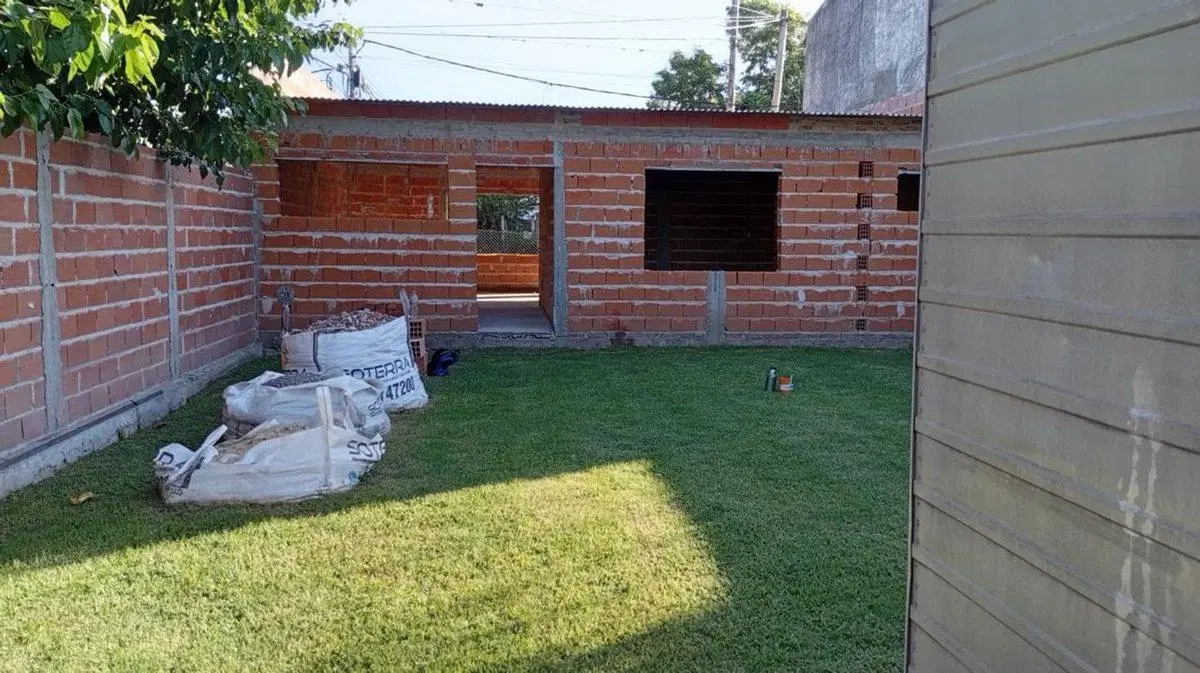 CASA EN VENTA CITY BELL A TERMINAR 3