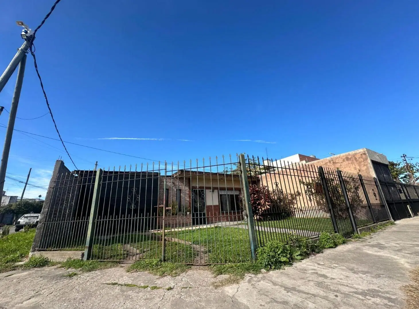 CASA EN VENTA QUILMES OESTE 3 DORMITORIOS PARQUE 8