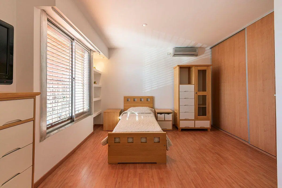 CASA VENTA QUILMES 5 AMBIENTES JARDIN APTA CREDITO 4