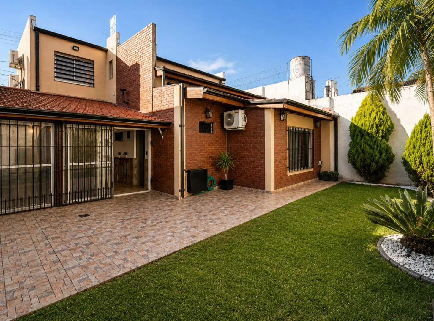 CASA VENTA QUILMES 5 AMBIENTES JARDIN APTA CREDITO 3